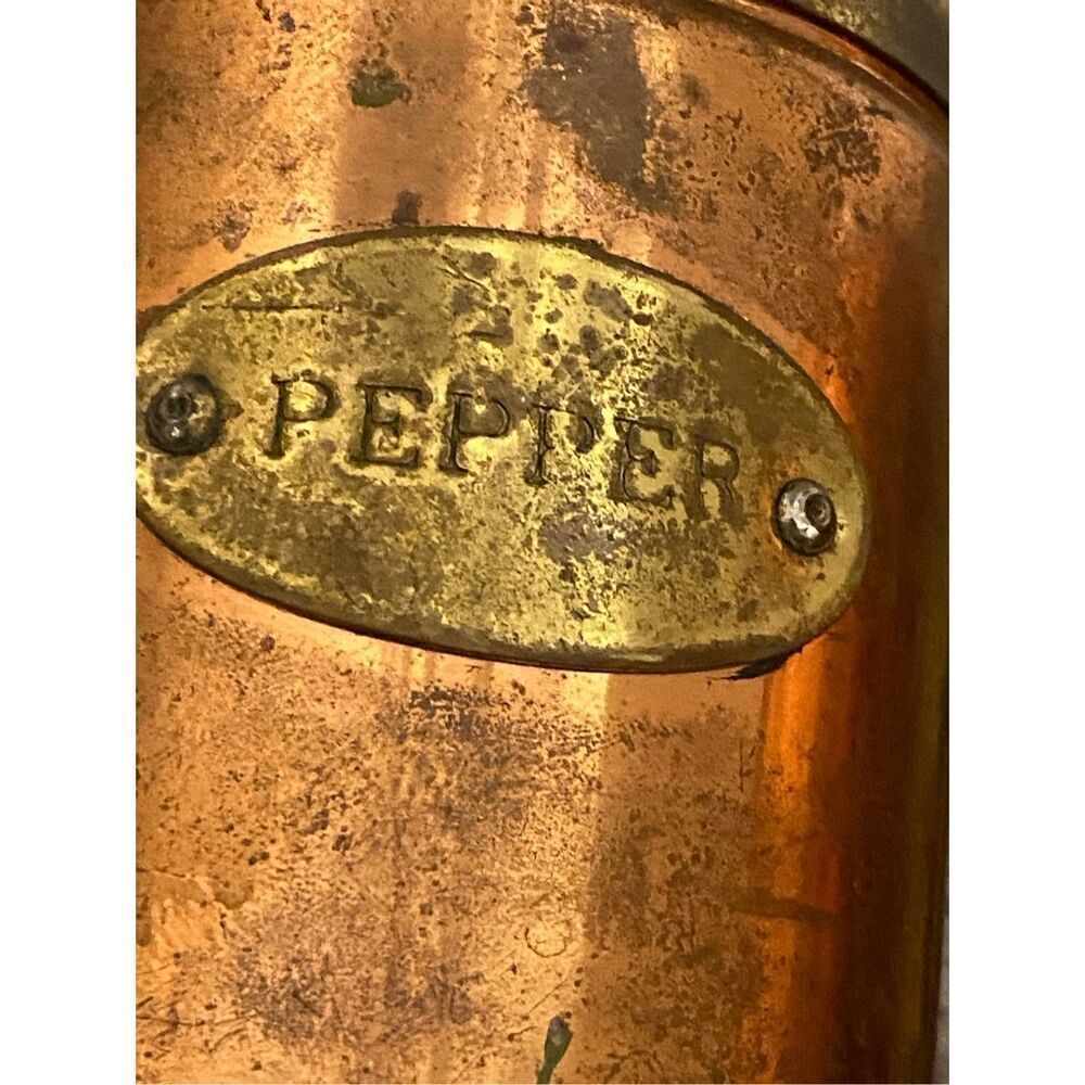 Vintage Copper Kitchen Pepper Shakers Teapot Friyng Pan decor - Picture 8 of 13